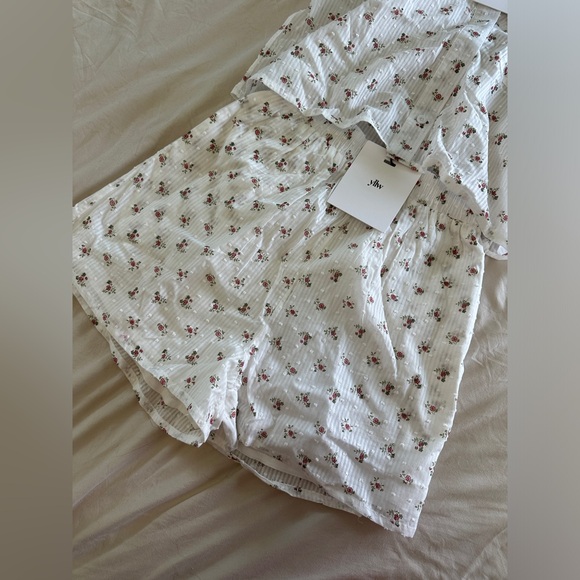 Floral White Cotton Pajama Set - Relaxed Short Sleeve Top & Shorts - Picture 4 of 11